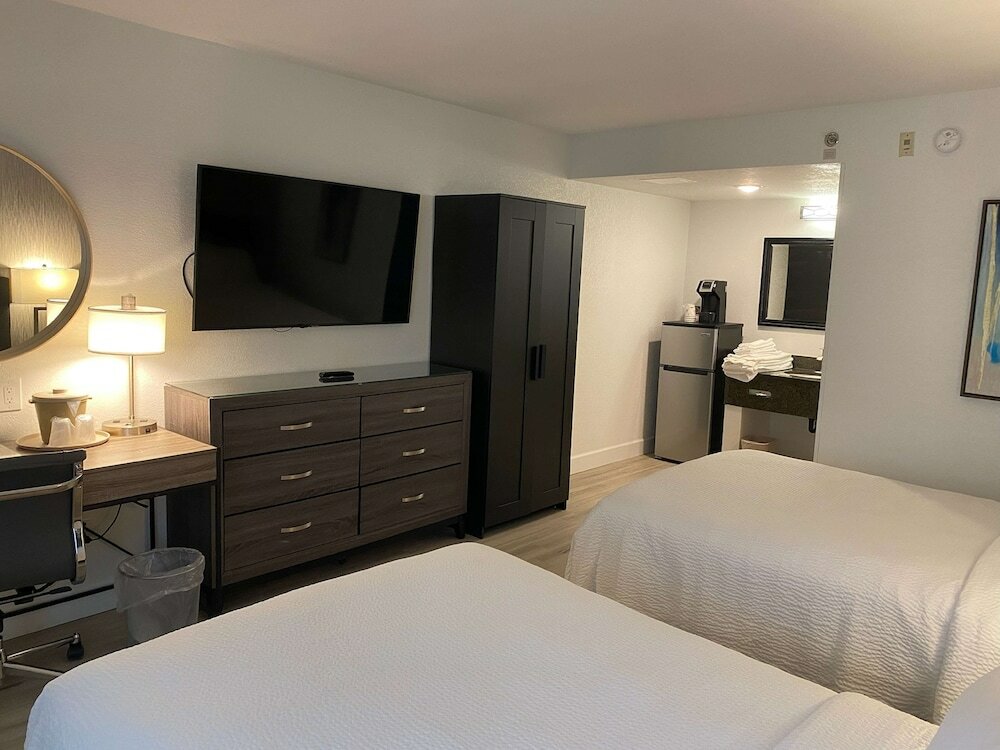 Фото SureStay Plus Hotel by Best Western Scottsdale North