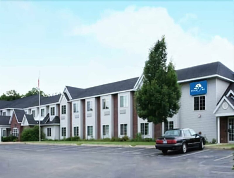 Гостиница Americas Best Value Inn & Suites Racine в Рэйсине