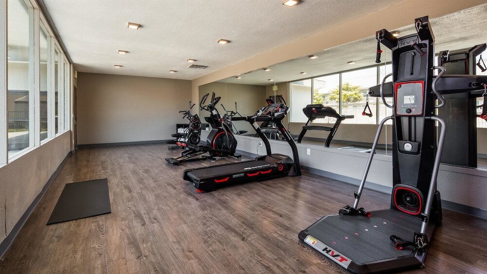 Фото SureStay Plus Hotel by Best Western Point Richmond