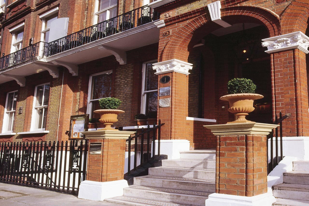 Фото отеля 1