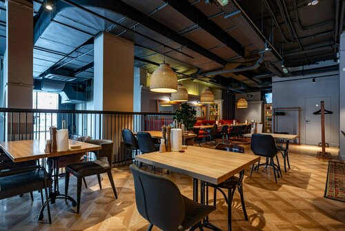 Екі қыз және қос дилдо