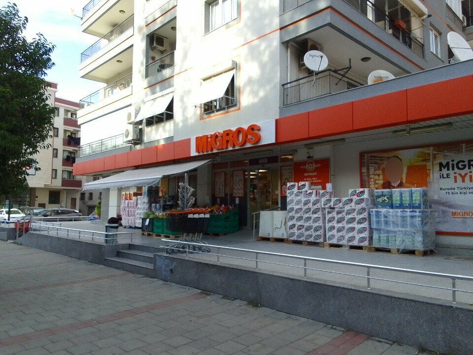 Supermarket M Migros, Izmir, photo