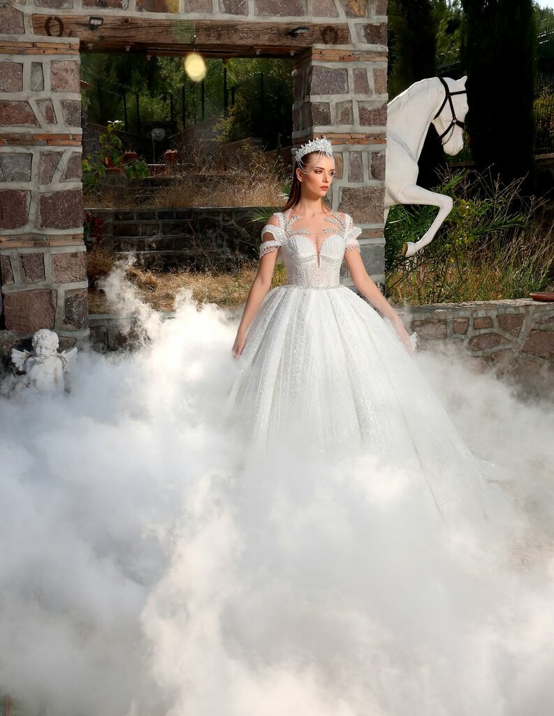 Bridal salon Madam Lou, Izmir, photo