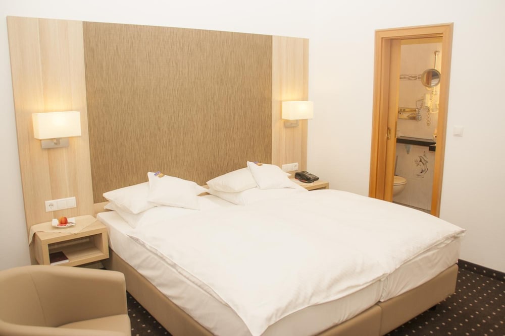 Фото Hotel Haus Berlin