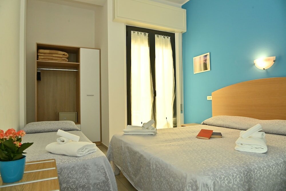 Фото Hotel Italy