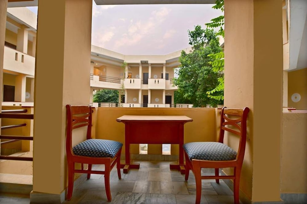Фото Pride Kadamb Kunj Resort - Bharatpur