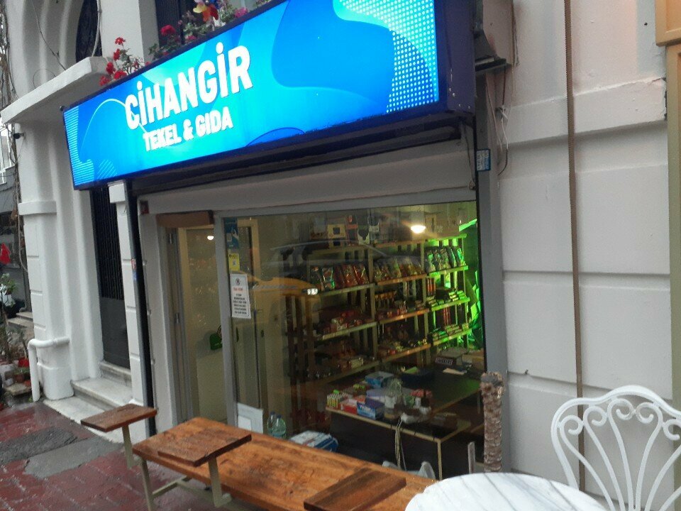 المشروبات الكحولية Cihangir Tekel Food ، اسطنبول، صورة