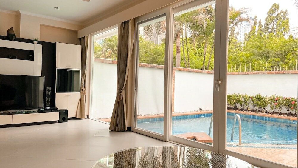 Фото Tabaluga Pool Villa Hotel