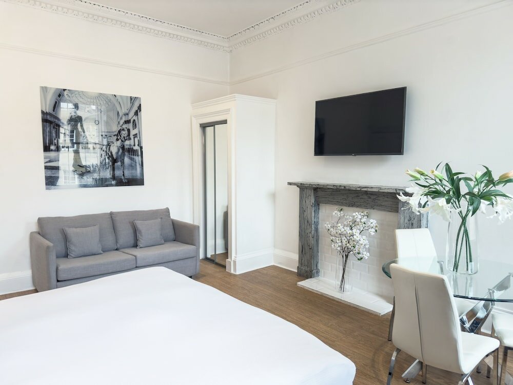 Фото Hanover 71 Suites