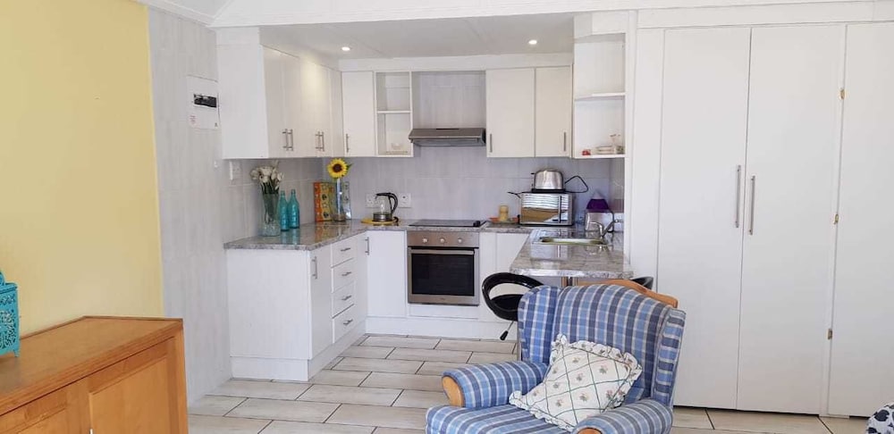 Фото The Sanctuary Guest House Estate