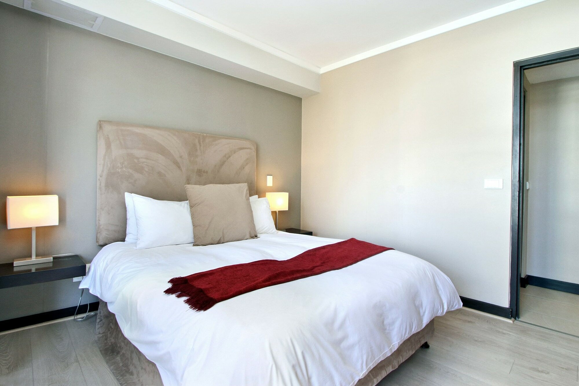 Фото ITC Hospitality Group One Bedrooms Icon Building