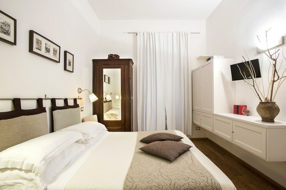 Фото Arco del Lauro Bed & Breakfast