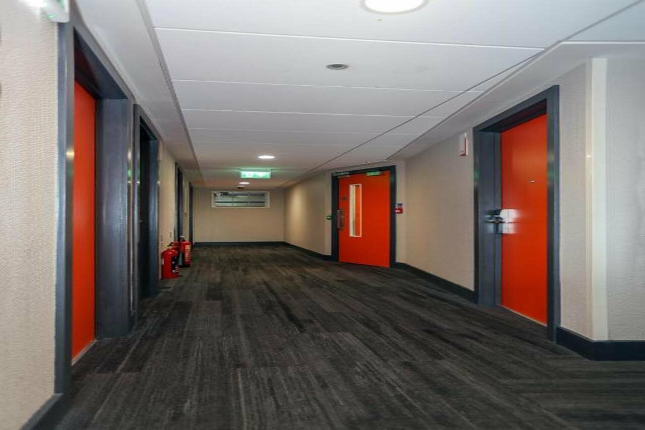 Фото EasyHotel Liverpool City Centre
