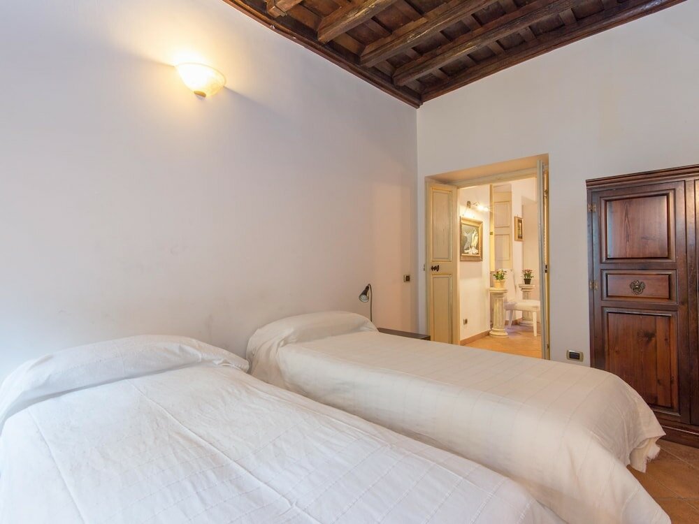 Фото Rsh Trevi Fountain Apartment 2