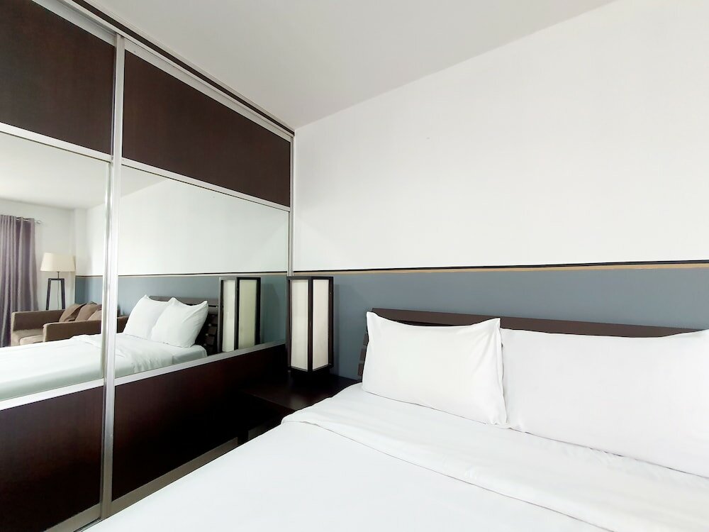 Фото Sathorn Terrace Apartment
