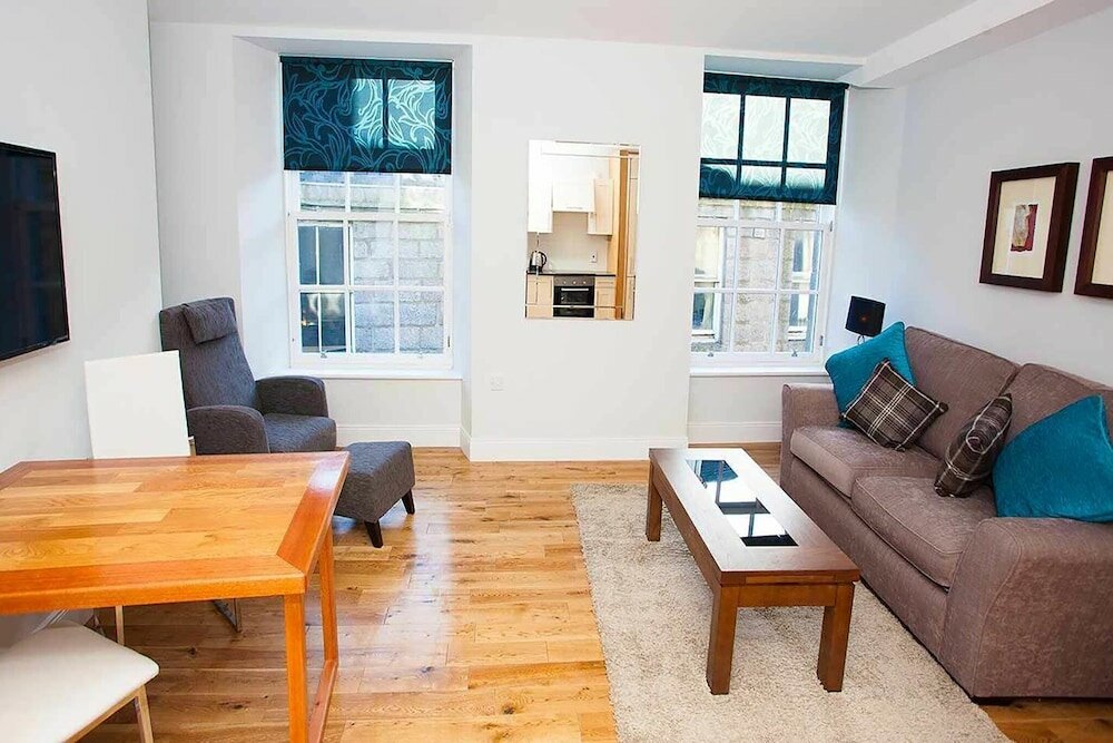 Фото Royal Athenaeum Suites