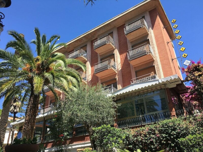 Гостиница Hotel Astoria в Бордигере