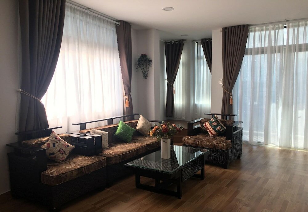 Фото Vic House Hotel