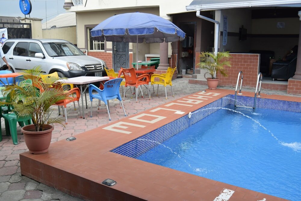 Фото De'elites Pool Bar & Inn