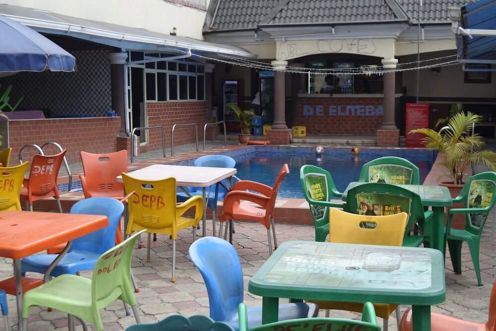 Фото De'elites Pool Bar & Inn