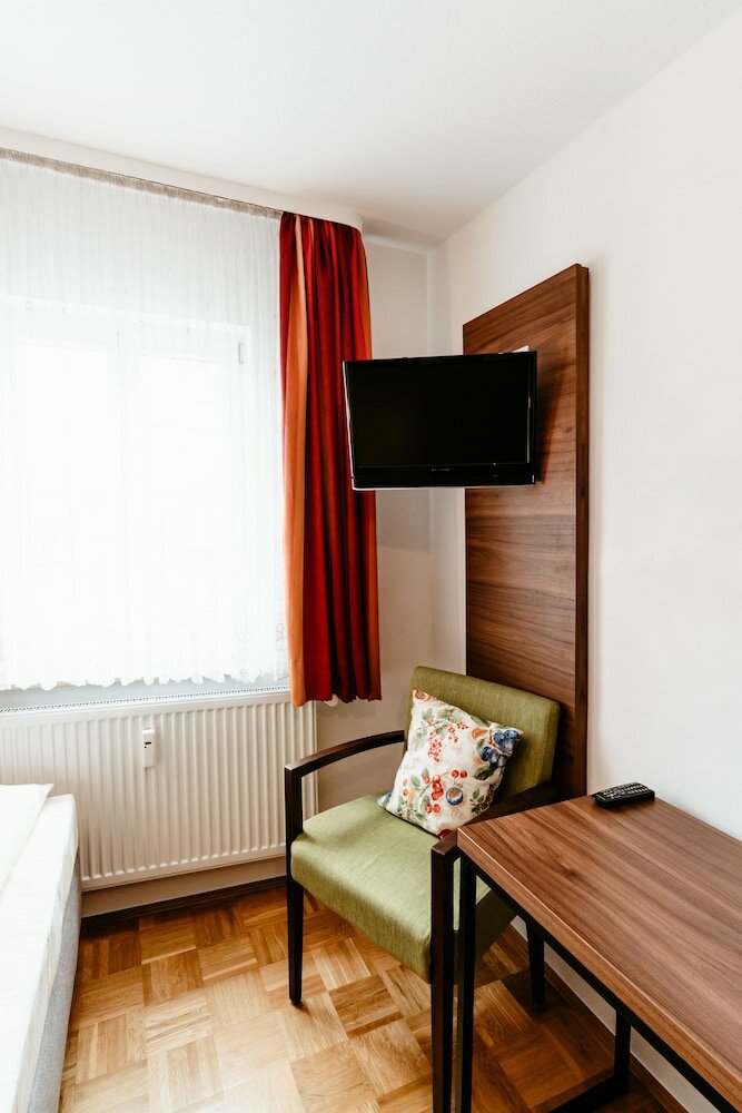 Фото Hotel-Gasthof Goldener Greifen