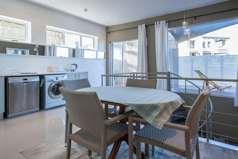 Фото Greenways Beach House