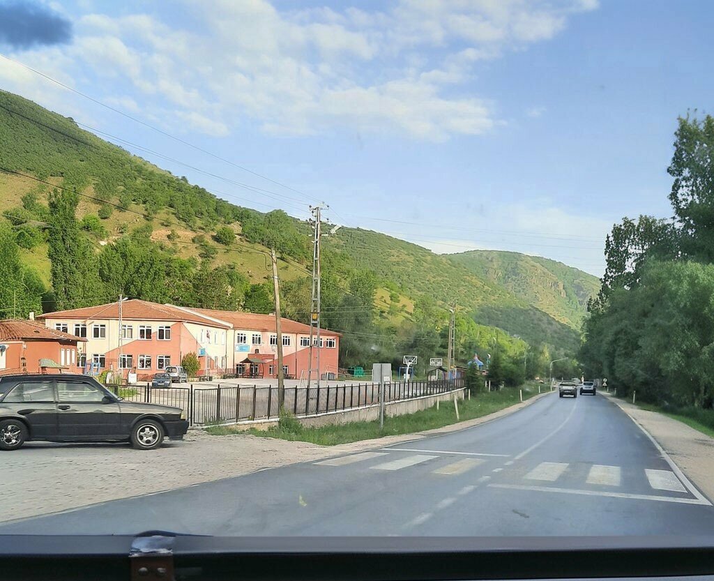 School Guvem Middle School, Kizilcahamam, photo