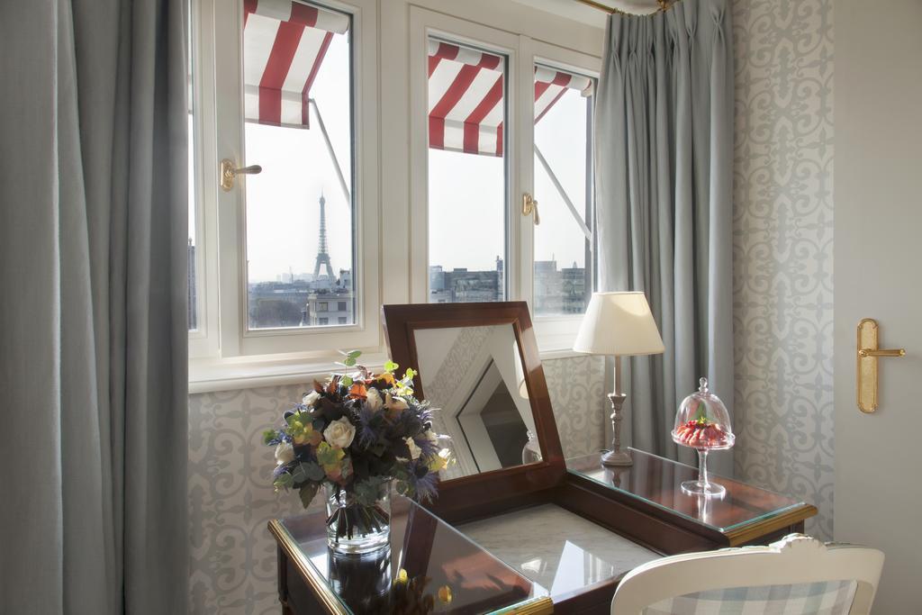 Фото Le Bristol Paris - an Oetker Collection Hotel