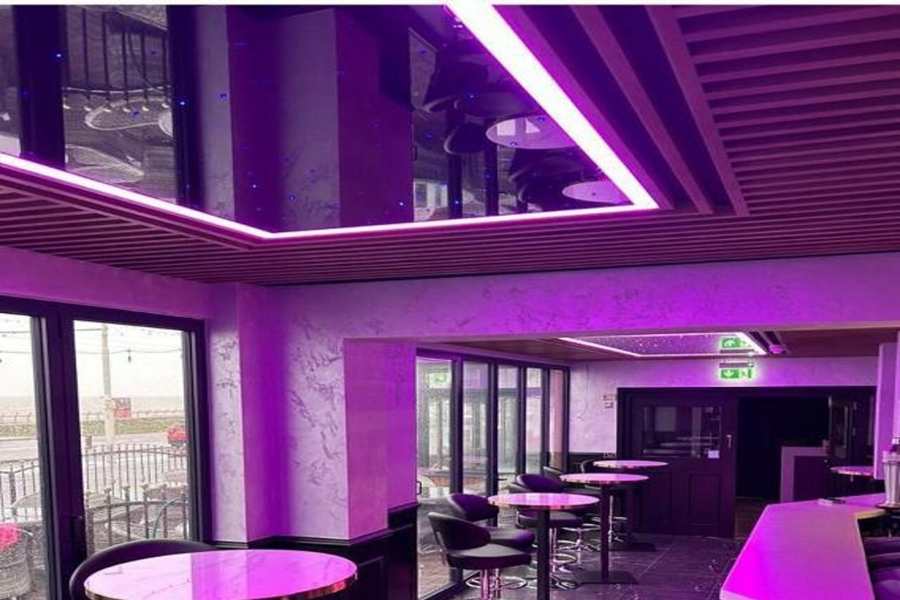 Фото Woodhouse Hotel