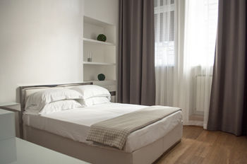 Фото Lhp Suite Napoli - Parco Margherita