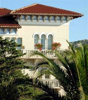 Фото Arbiana Hotel