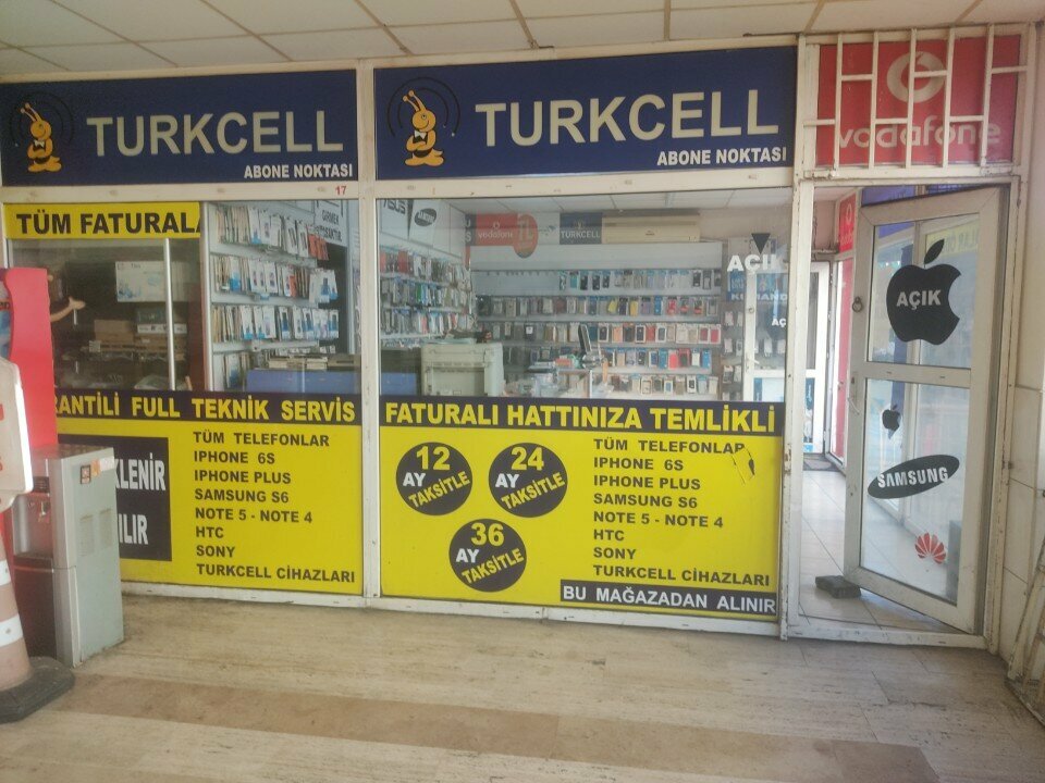 Mobile phone store Maxi Communication, Istanbul, photo