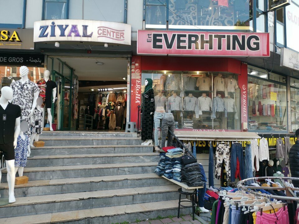 Clothing store Everhting, Istanbul, photo
