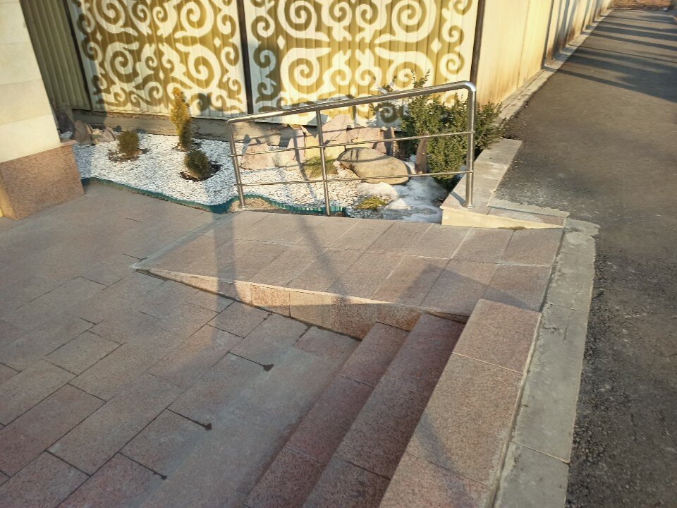 Фото B Hotel Bishkek