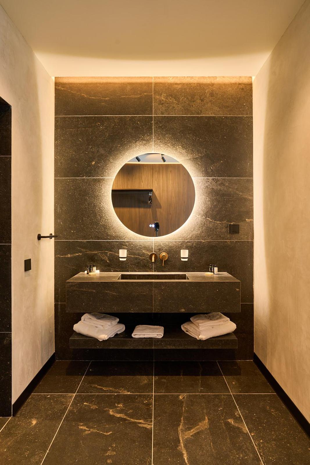 Фото Adella Boutique Hotel