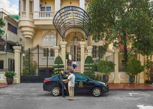 Апартаменты Palace Gate Hotel & Residence