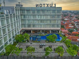 Гостиница The Luxton Cirebon Hotel and Convention в Чиребоне