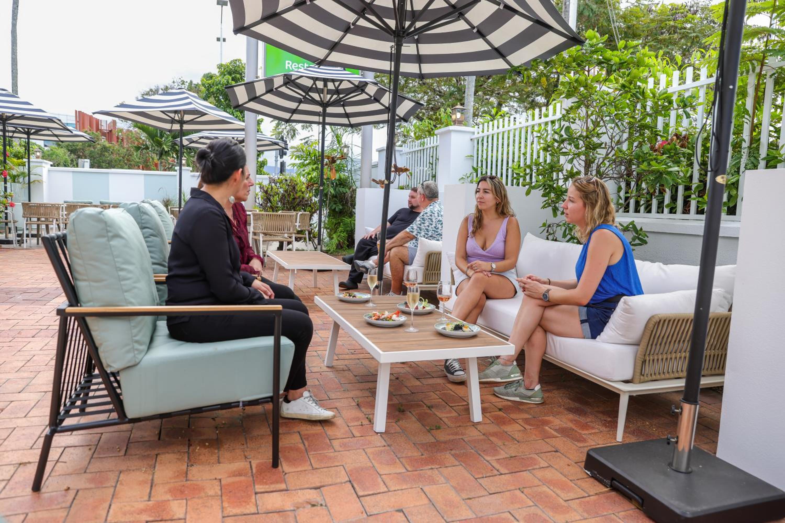 Фото Mercure Cairns