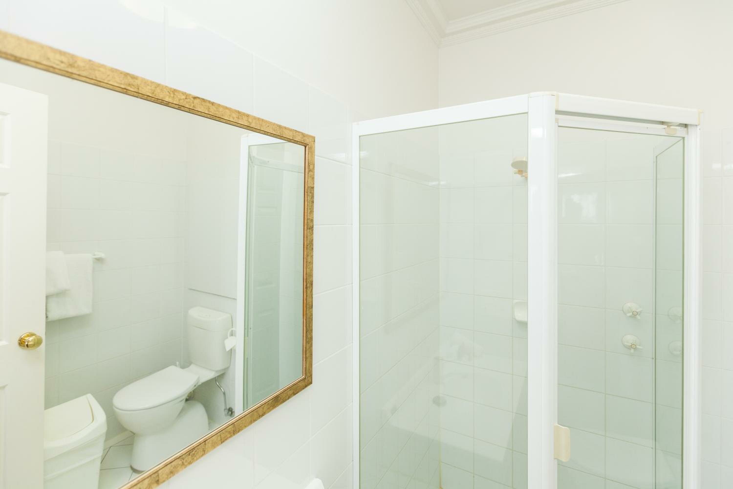 Фото Majestic Tynte Street Hotel