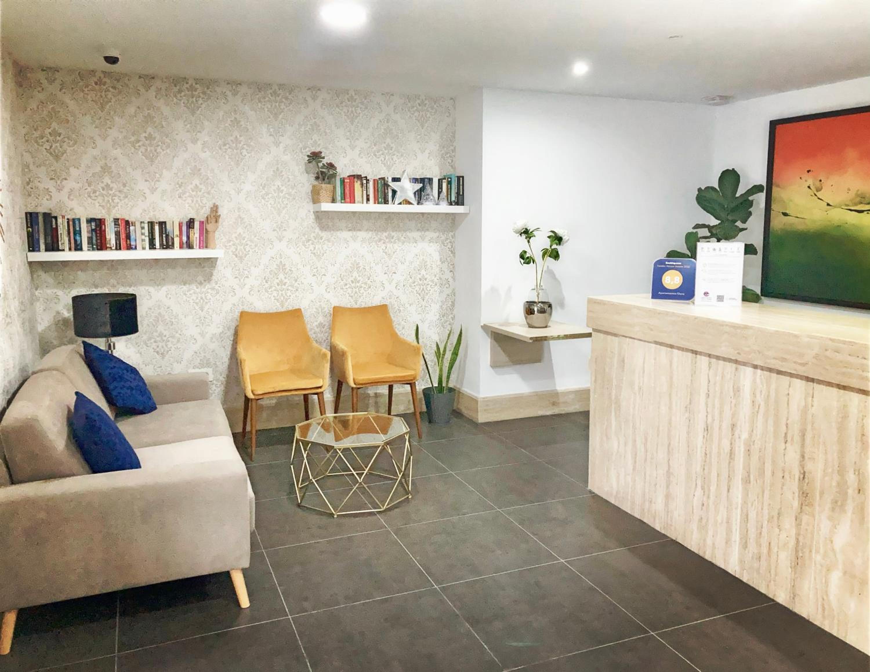 Фото Apartamentos Elena