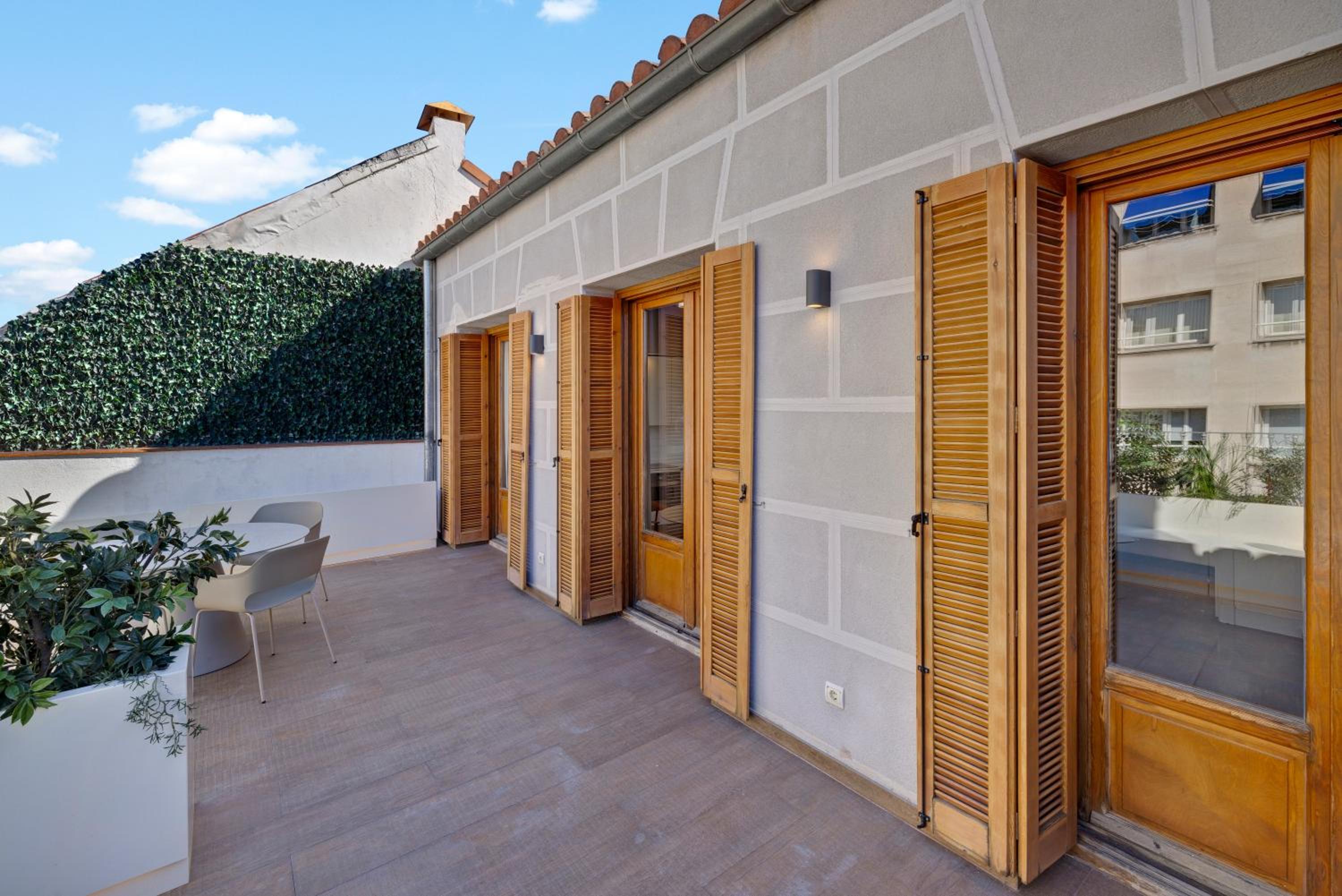 Фото B&b Apartamentos Madrid Centro Fuencarral 46