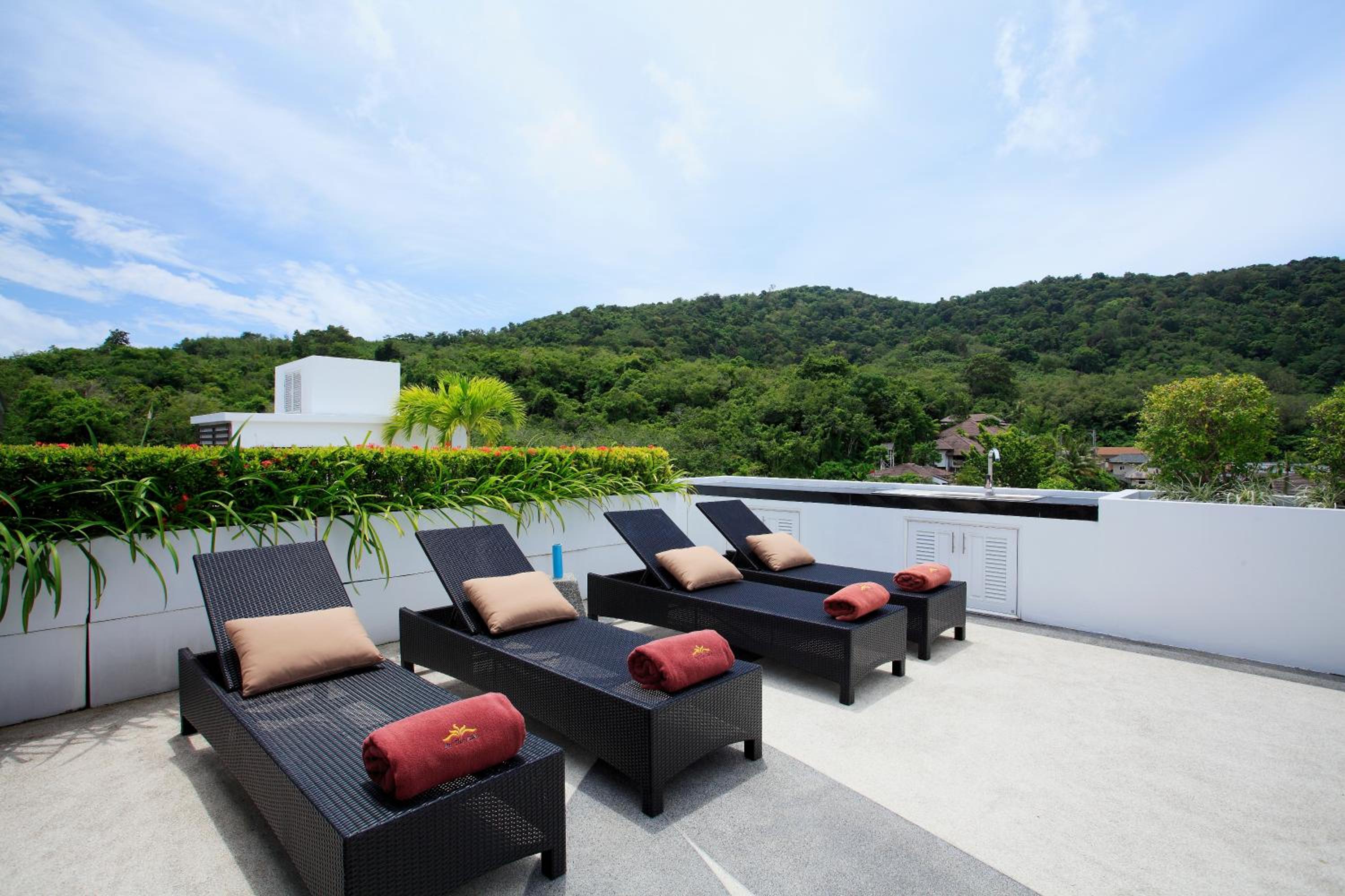 Фото By The Lake 