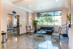 Гостиница Days Inn by Wyndham Santa Monica/Los Angeles