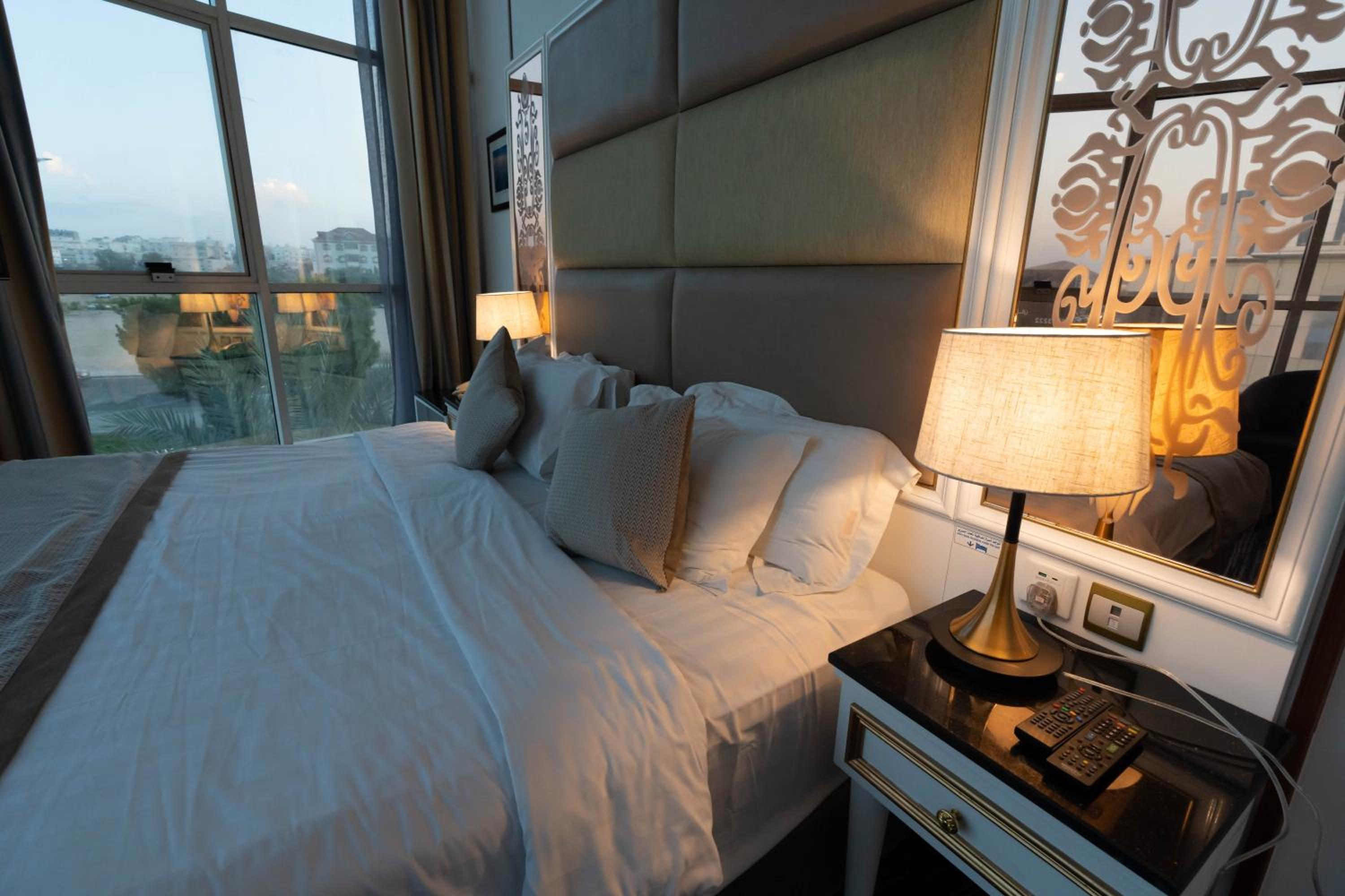 Фото Platinum Alkhamseen