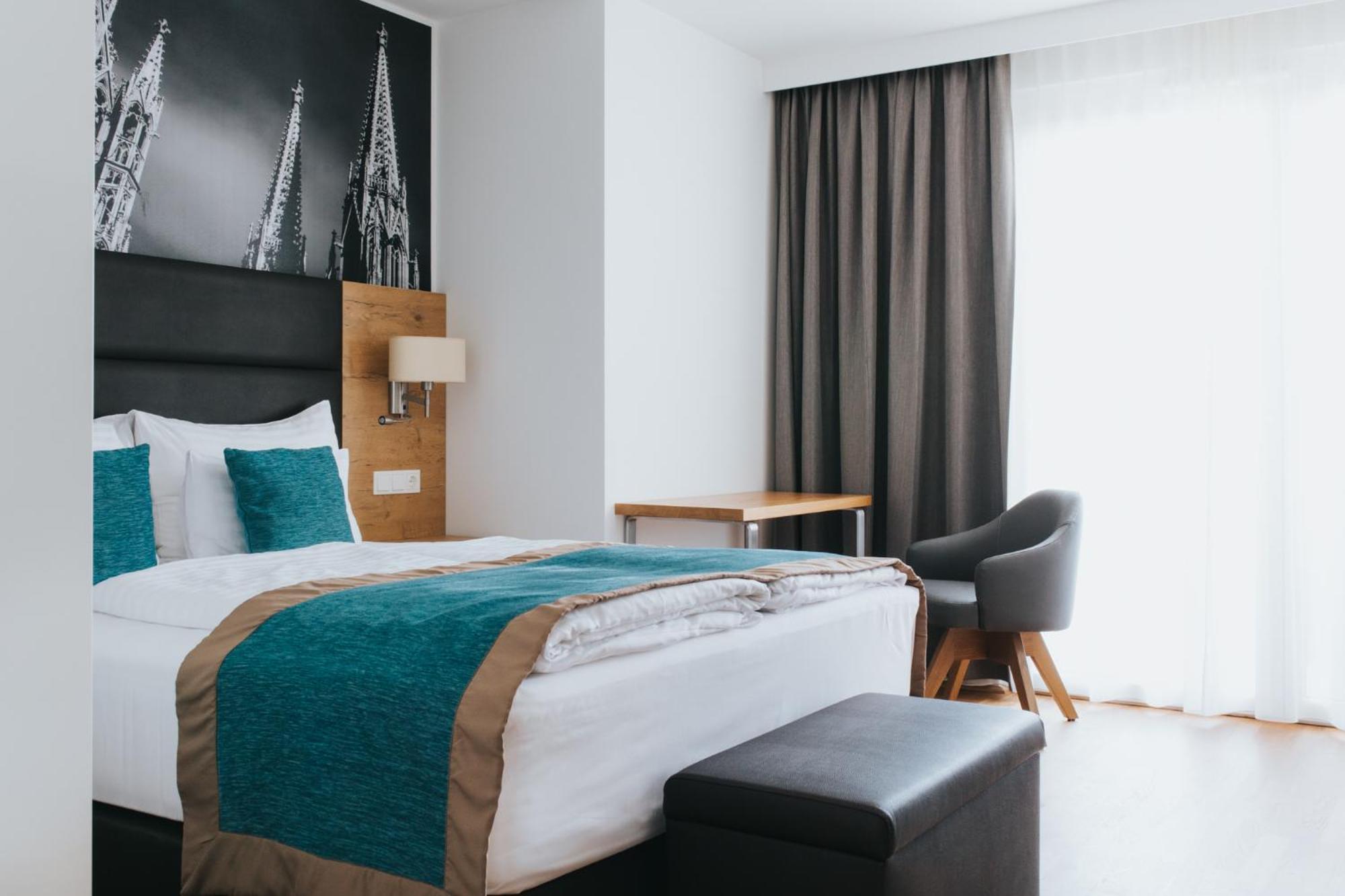 Фото Parks 73 The TownHouse Hotel