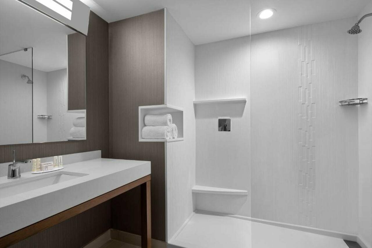 Фото Courtyard by Marriott Clearwater Beach