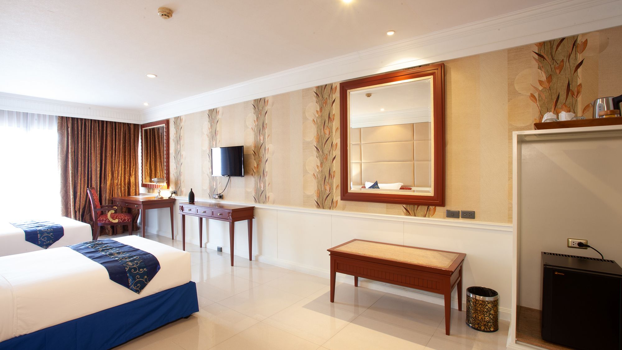 Фото Floral Hotel · Dolphin Circle Pattaya