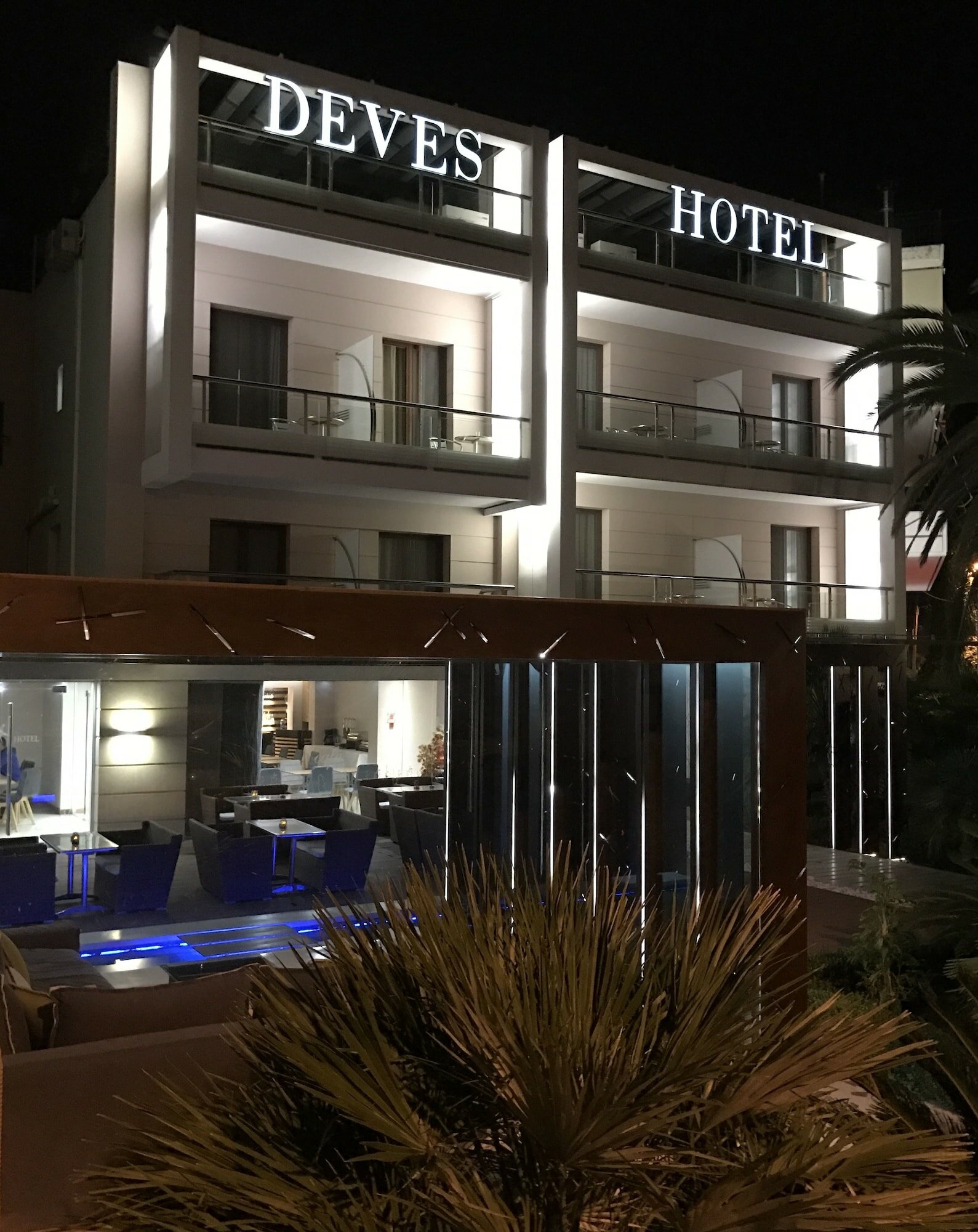 Фото Deves Hotel