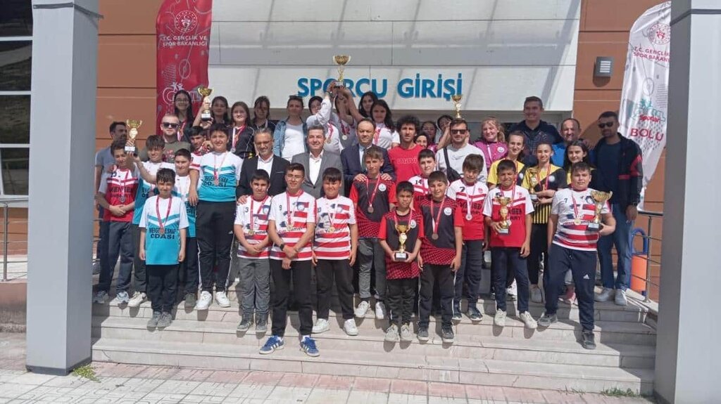 School Martyr Orhan Yalcin Middle School, Dortdivan, photo