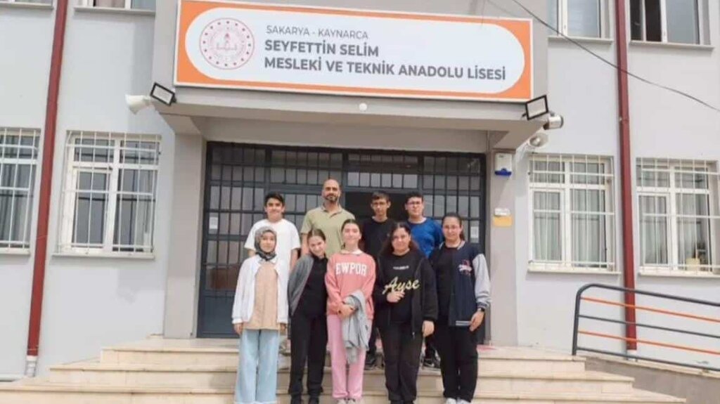 School Orhangazi Middle School, Kaynarca, photo